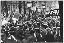 351567 Afbeelding van de demonstratie van studenten op het Domplein te Utrecht tegen de voorgenomen verhoging van het ...